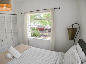 1872 SW 9th St, Miami FL 33135