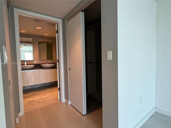 9821 E Bay Harbor Dr 904, Bay Harbor Islands FL 33154