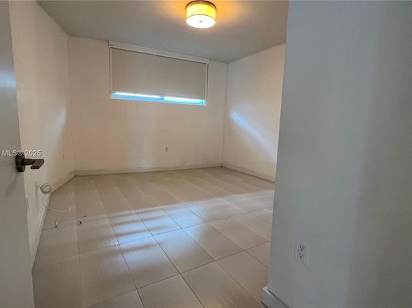 9821 E Bay Harbor Dr 904, Bay Harbor Islands FL 33154
