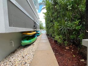 9821 E Bay Harbor Dr 904, Bay Harbor Islands FL 33154
