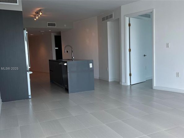 9821 E Bay Harbor Dr 904, Bay Harbor Islands FL 33154