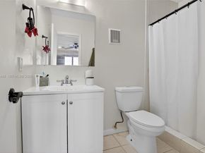 10431 NW 3rd St, Pembroke Pines FL 33026