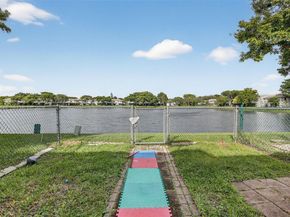 10431 NW 3rd St, Pembroke Pines FL 33026