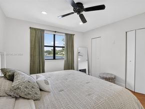 10431 NW 3rd St, Pembroke Pines FL 33026