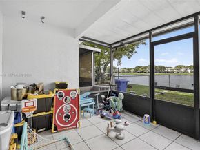 10431 NW 3rd St, Pembroke Pines FL 33026