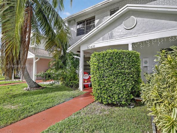 10431 NW 3rd St, Pembroke Pines FL 33026