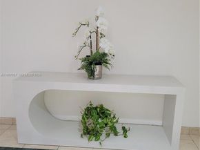 2655 Collins Ave 1106, Miami Beach FL 33140