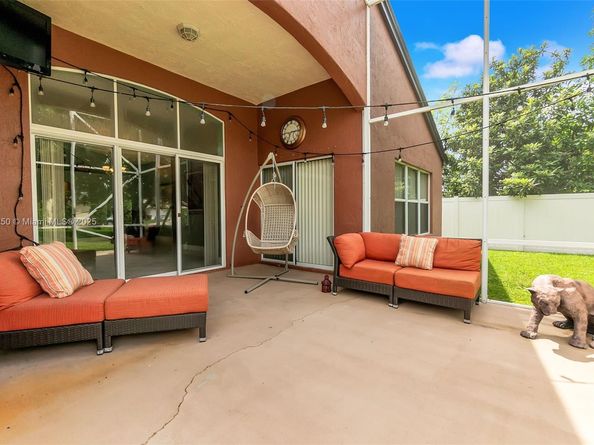 326 SW 162nd Ave, Pembroke Pines FL 33027