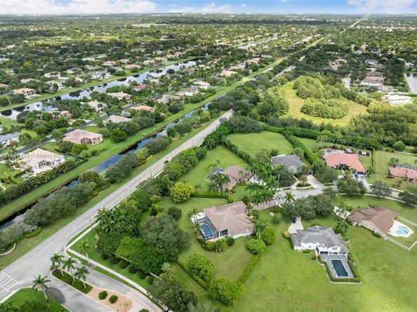 11174 SW 37th Mnr, Davie FL 33328