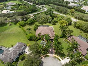 11174 SW 37th Mnr, Davie FL 33328