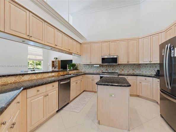 11174 SW 37th Mnr, Davie FL 33328