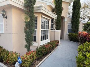 1040 Wilshire Cir W, Pembroke Pines FL 33027