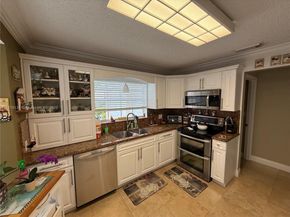 1040 Wilshire Cir W, Pembroke Pines FL 33027