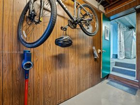 281 Iroquois St, Miami Springs FL 33166