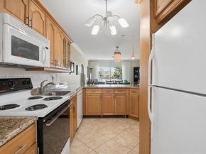 1000 Hillcrest Ct 303, Hollywood FL 33021