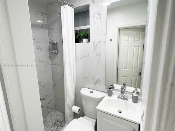2035 NW 34th St, Miami FL 33142
