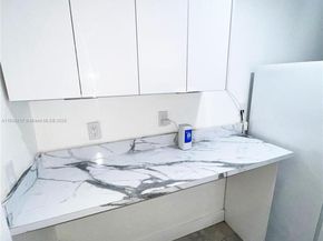 2035 NW 34th St, Miami FL 33142