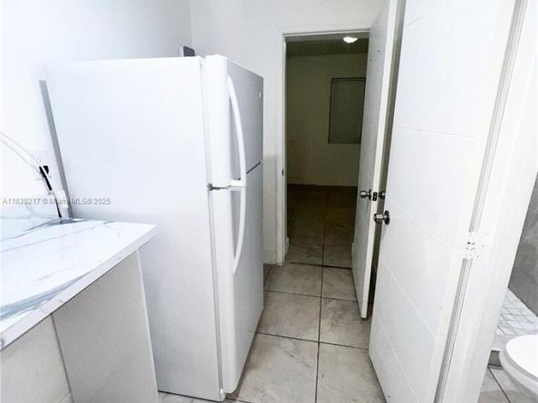 2035 NW 34th St, Miami FL 33142