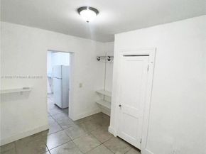 2035 NW 34th St, Miami FL 33142