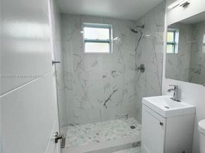 2035 NW 34th St, Miami FL 33142
