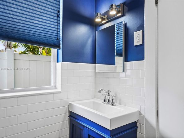 5237 La Gorce Dr, Miami Beach FL 33140