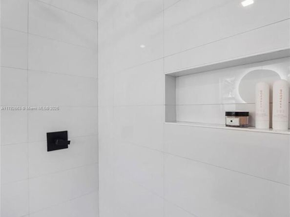 5237 La Gorce Dr, Miami Beach FL 33140