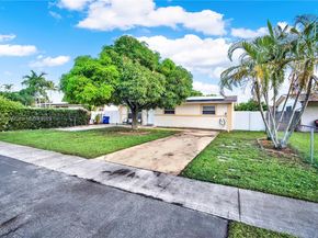 2771 NW 8th St, Pompano Beach FL 33069