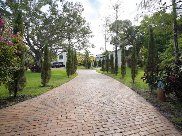 5251 NW 80th Ter, Parkland FL 33067