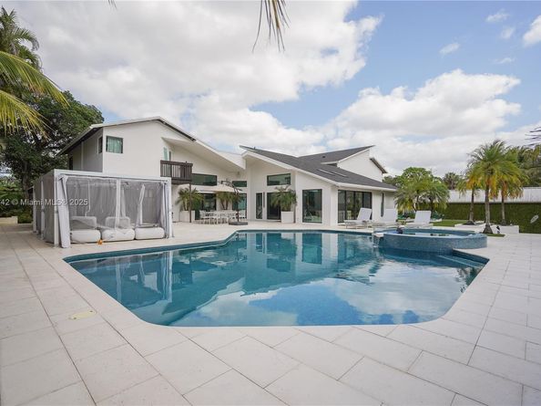 5251 NW 80th Ter, Parkland FL 33067