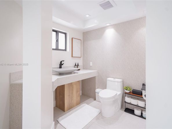 5251 NW 80th Ter, Parkland FL 33067