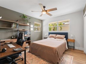 8001 NW 166th St, Miami Lakes FL 33016