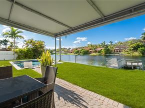 8001 NW 166th St, Miami Lakes FL 33016
