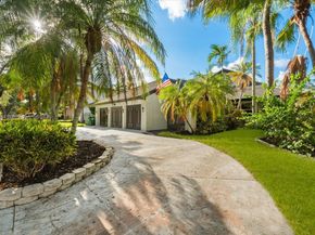 8001 NW 166th St, Miami Lakes FL 33016