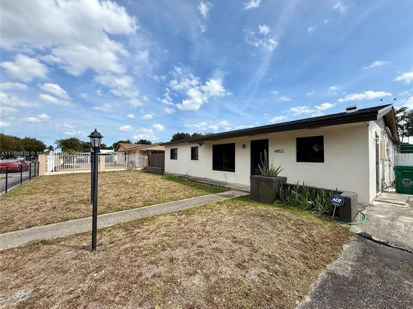 4452 NW 204th St, Miami Gardens FL 33055