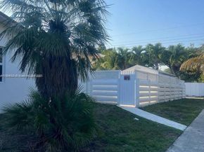 5001 Madison St, Hollywood FL 33021