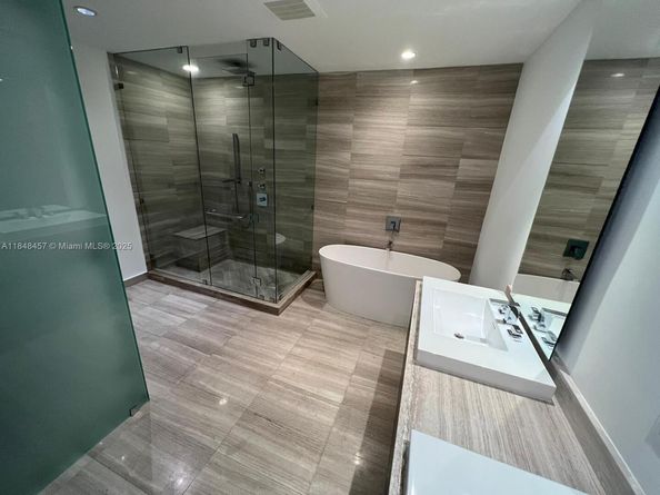 3250 NE 188 St 403, Aventura FL 33180