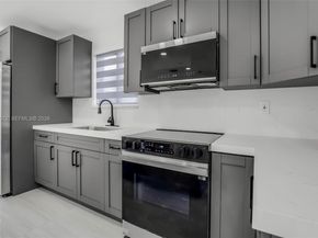 528 NW 3rd Ct, Hallandale Beach FL 33009