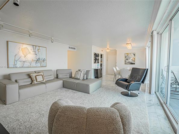 2030 S Ocean Dr 2126, Hallandale Beach FL 33009