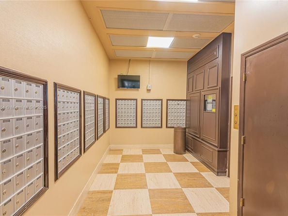 2030 S Ocean Dr 2126, Hallandale Beach FL 33009