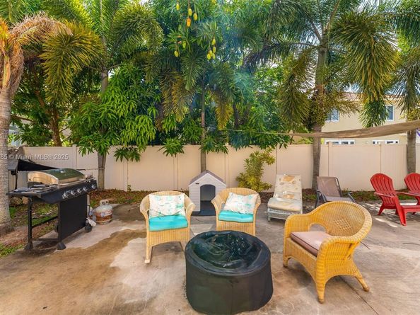 1755 NE 37th Ave, Homestead FL 33033