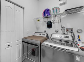 1755 NE 37th Ave, Homestead FL 33033