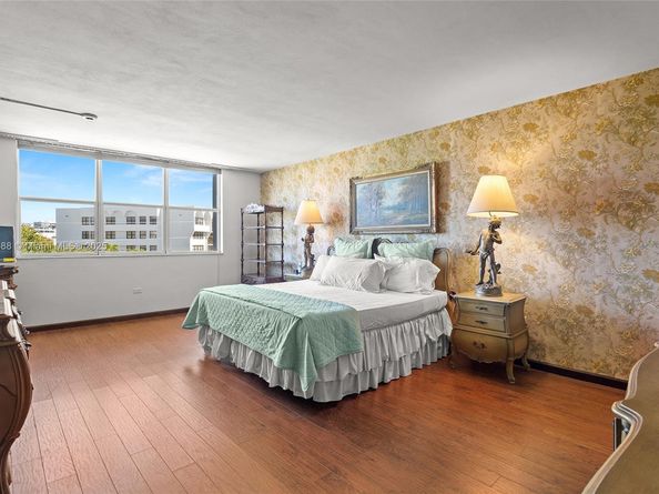 9240 W Bay Harbor Dr 4A, Bay Harbor Islands FL 33154