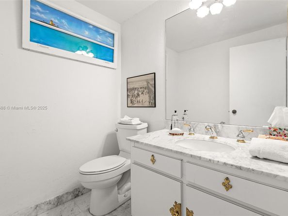9240 W Bay Harbor Dr 4A, Bay Harbor Islands FL 33154