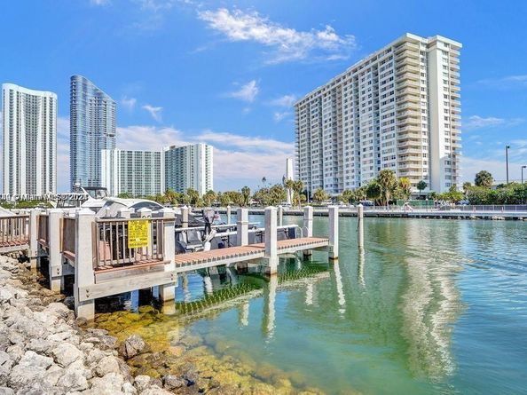 400 Kings Point Dr 320, Sunny Isles Beach FL 33160