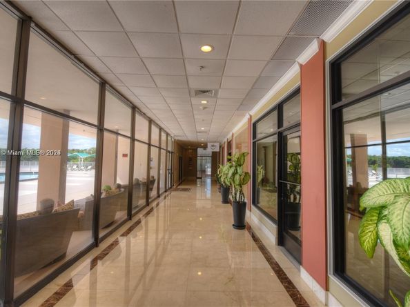 400 Kings Point Dr 320, Sunny Isles Beach FL 33160