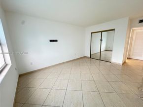 400 Kings Point Dr 320, Sunny Isles Beach FL 33160