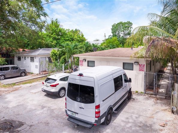 5520 NE 1st Ct, Miami FL 33137