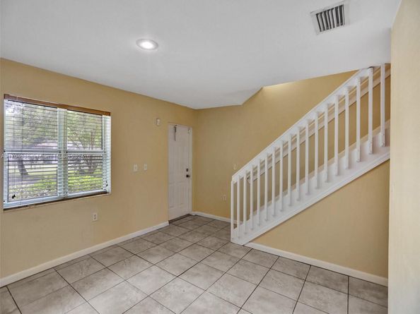 421 NW 40th Ct, Oakland Park FL 33309