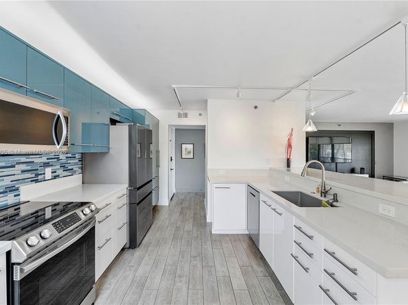 105 Lake Emerald Dr 216, Oakland Park FL 33309