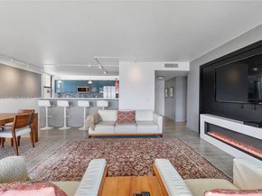 105 Lake Emerald Dr 216, Oakland Park FL 33309